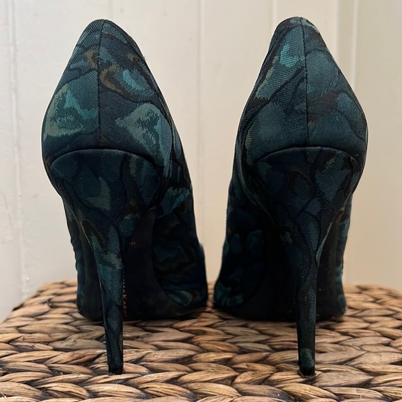 Donna Karan Collection Monarch Teal Green Silk Jacquard Peep Toe Heels Like New - Picture 4 of 15